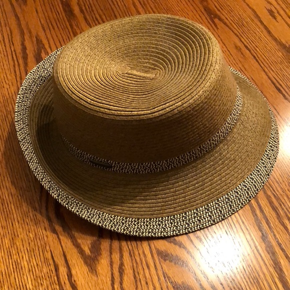 NWOT! Sun and sand beach hat - Picture 5 of 6